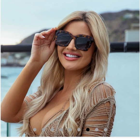 DIFF Carson Amber Tortoise Blue Steel Gradient Polarized Sunglasses - Picture 13 of 14